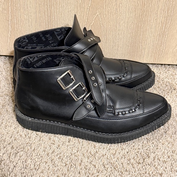 tuk Other - Black TUKskin 3-Buckle Pointed Creeper Boot